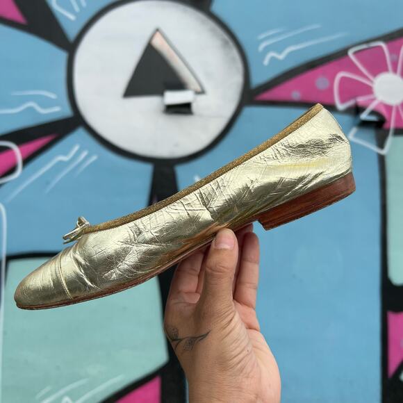Chanel Vintage Gold Metallic Leather Flats Size 39 - Picture 11 of 16